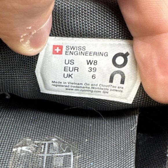 On Cloud 5 Womens Size 8 Black White Athletic Running Shoes Swiss Engineering - Picture 8 of 8